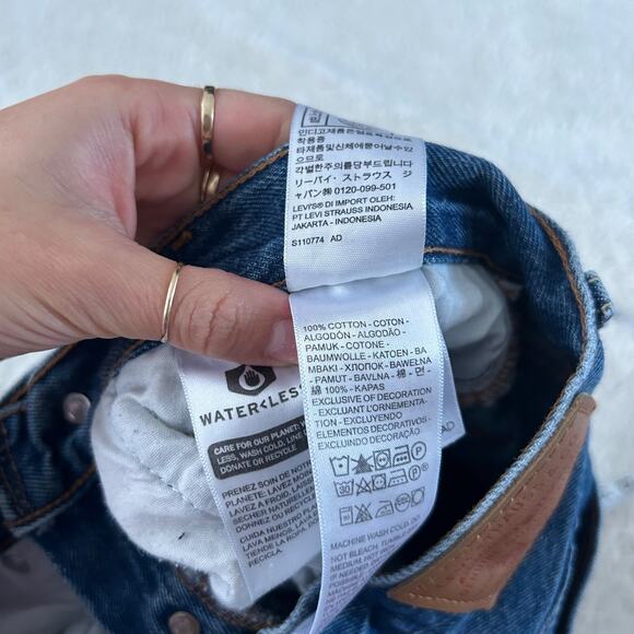 Levi's 501 Premium Women's Jeans Sz 24x30 Light Wash Button Fly Denim Jeans - Picture 7 of 8